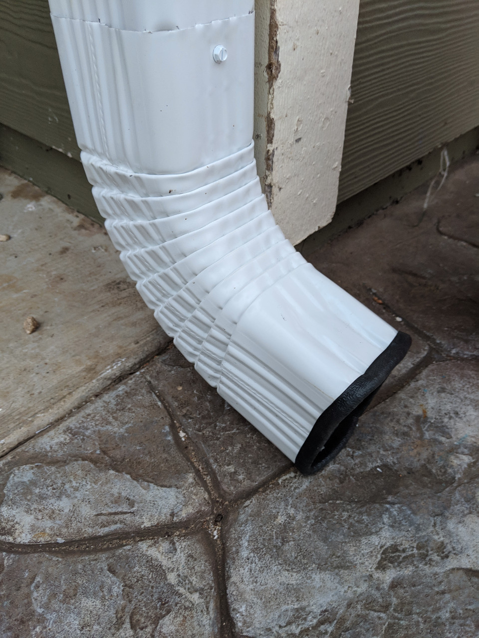 Rain Gutter Installation and Rain Gutter Maintenance in Maui Hawaii
